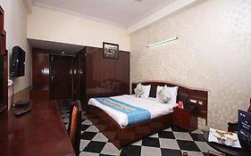 Hotel Orchid Garden Karol Bagh